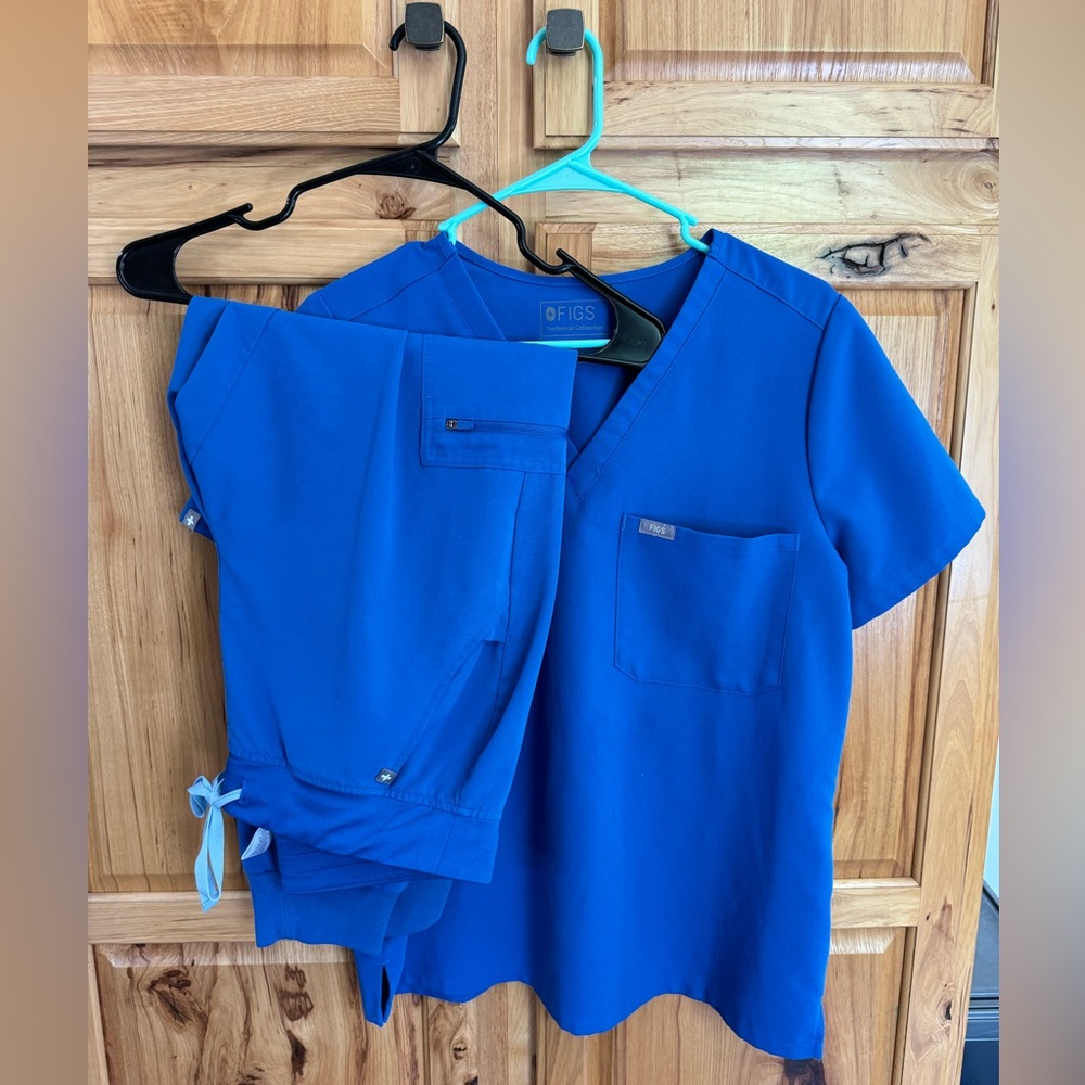 Medium Royal Blue FIGS scrub set
